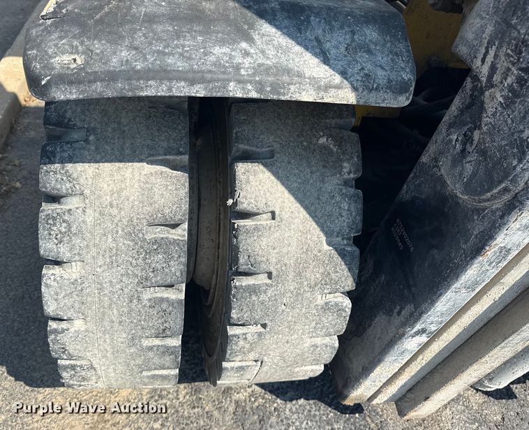 image for item EG8244 Yale forklift