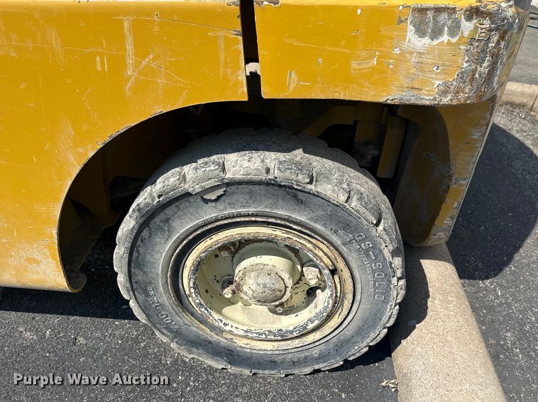 image for item EG8244 Yale forklift