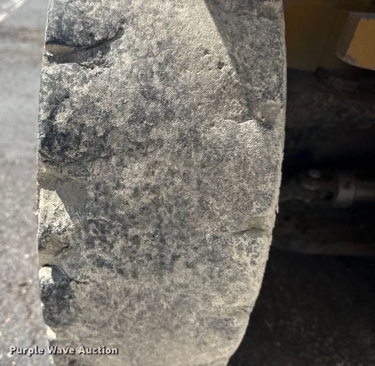 image for item EG8244 Yale forklift