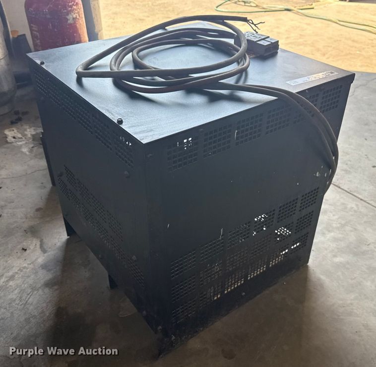 image for item EG8245 Kodiak 12K600B1 forklift charger