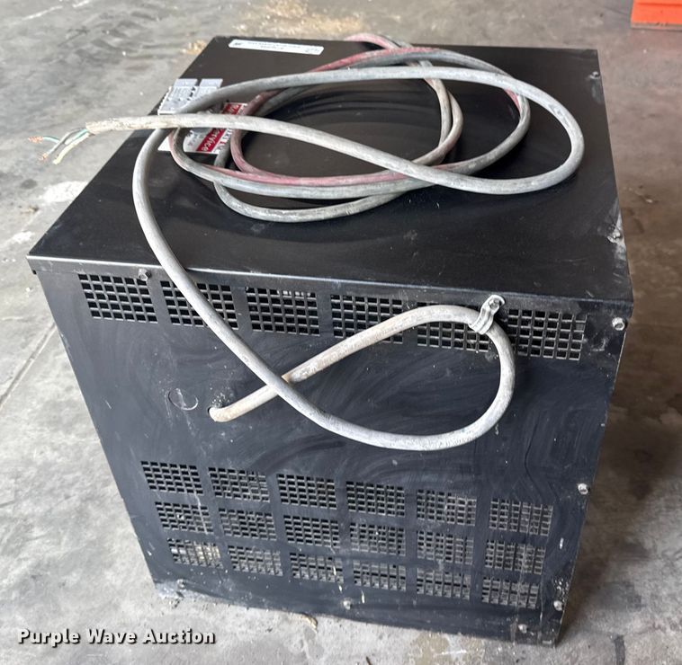 image for item EG8245 Kodiak 12K600B1 forklift charger