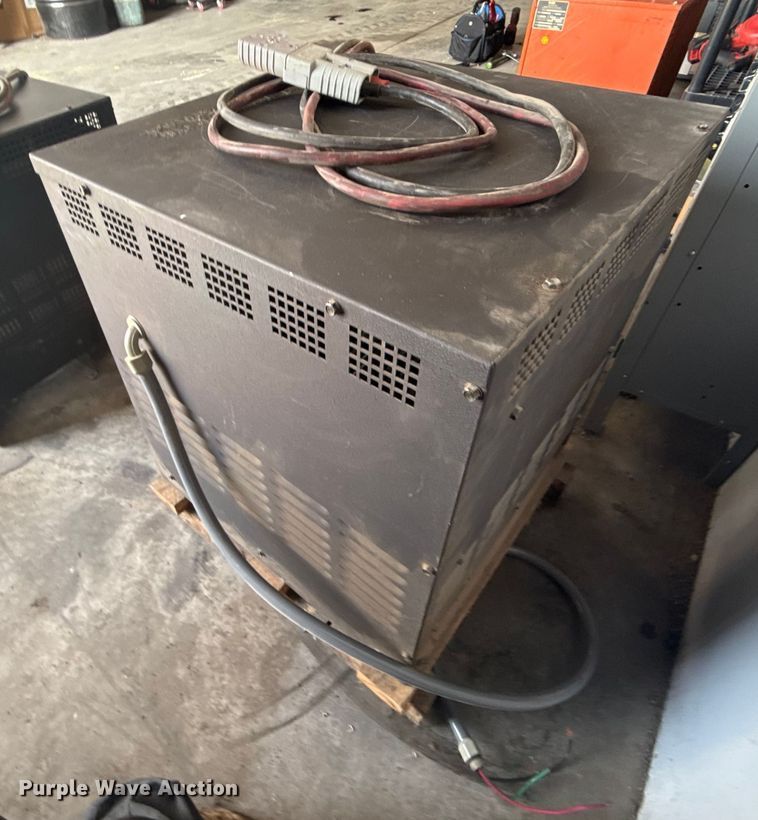 image for item EG8246 Extreme Power HBT18-75033 forklift charger