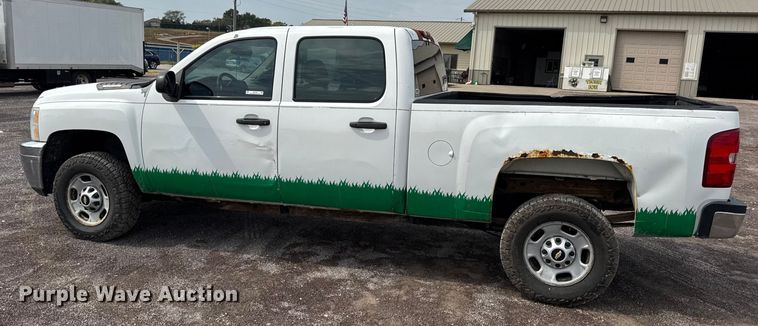 image for item EH7450 2014 Chevrolet Silverado 2500HD Crew Cab pickup truck