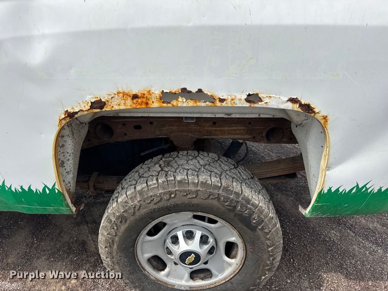 image for item EH7450 2014 Chevrolet Silverado 2500HD Crew Cab pickup truck