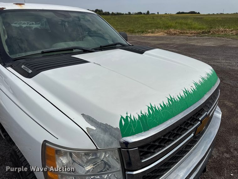 image for item EH7450 2014 Chevrolet Silverado 2500HD Crew Cab pickup truck