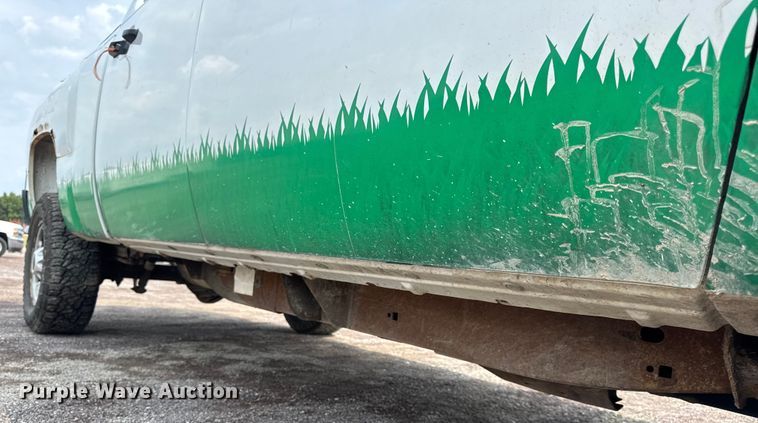 image for item EH7450 2014 Chevrolet Silverado 2500HD Crew Cab pickup truck