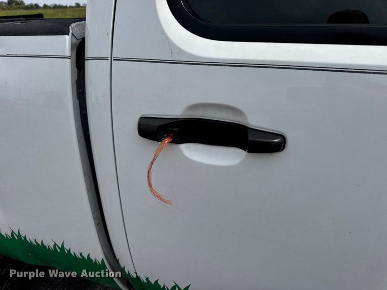 image for item EH7450 2014 Chevrolet Silverado 2500HD Crew Cab pickup truck