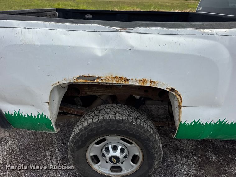 image for item EH7450 2014 Chevrolet Silverado 2500HD Crew Cab pickup truck