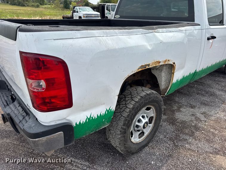 image for item EH7450 2014 Chevrolet Silverado 2500HD Crew Cab pickup truck