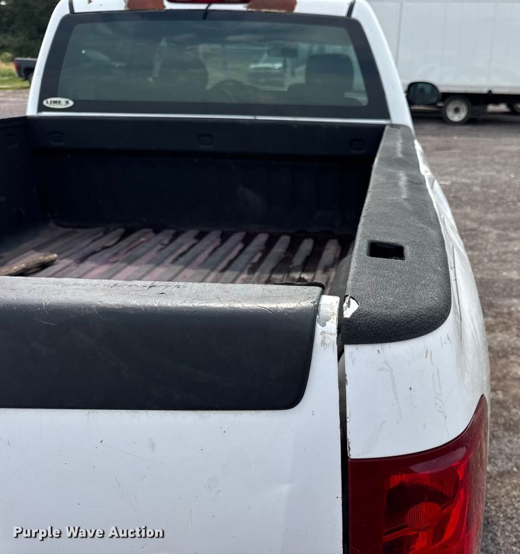image for item EH7450 2014 Chevrolet Silverado 2500HD Crew Cab pickup truck