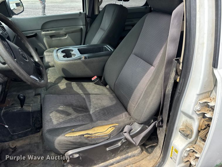 image for item EH7450 2014 Chevrolet Silverado 2500HD Crew Cab pickup truck