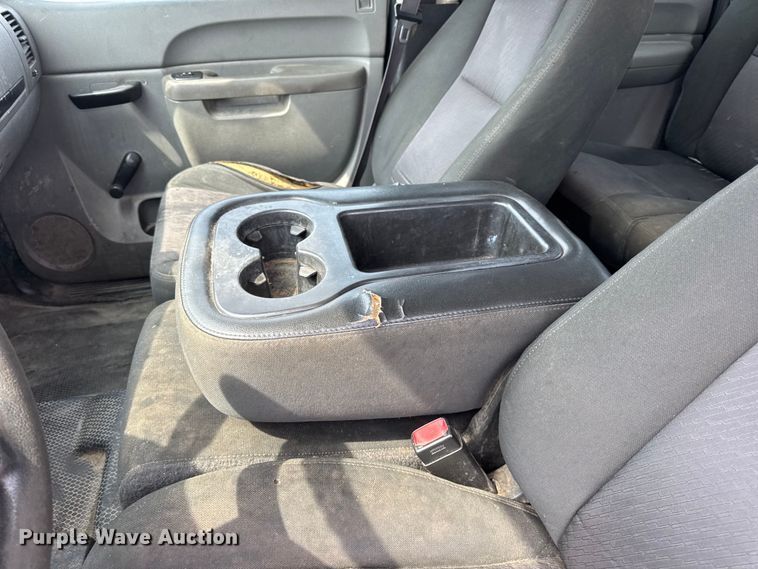 image for item EH7450 2014 Chevrolet Silverado 2500HD Crew Cab pickup truck