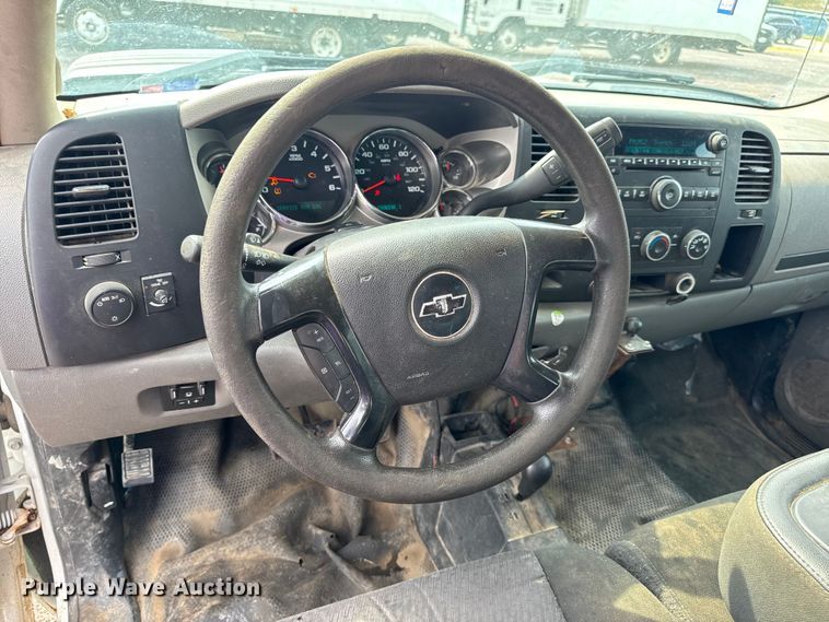 image for item EH7450 2014 Chevrolet Silverado 2500HD Crew Cab pickup truck