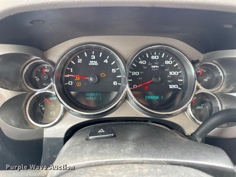 image for item EH7450 2014 Chevrolet Silverado 2500HD Crew Cab pickup truck