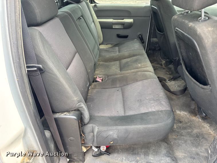 image for item EH7450 2014 Chevrolet Silverado 2500HD Crew Cab pickup truck