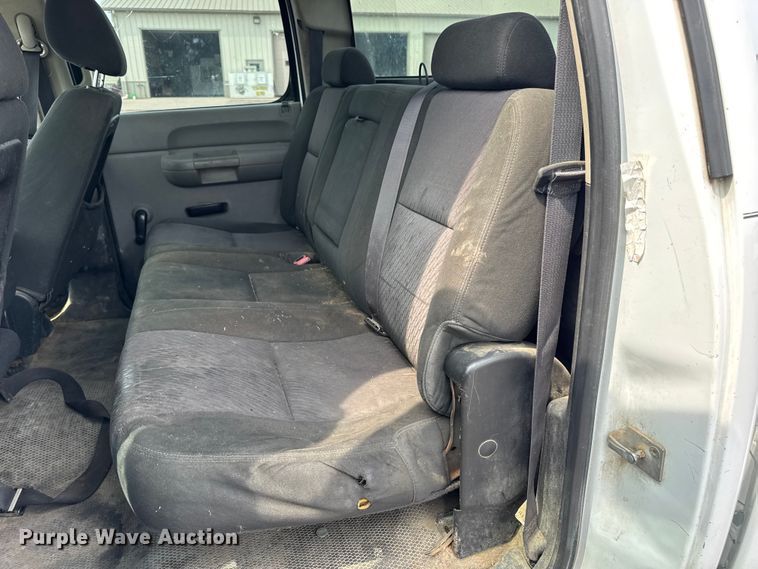 image for item EH7450 2014 Chevrolet Silverado 2500HD Crew Cab pickup truck