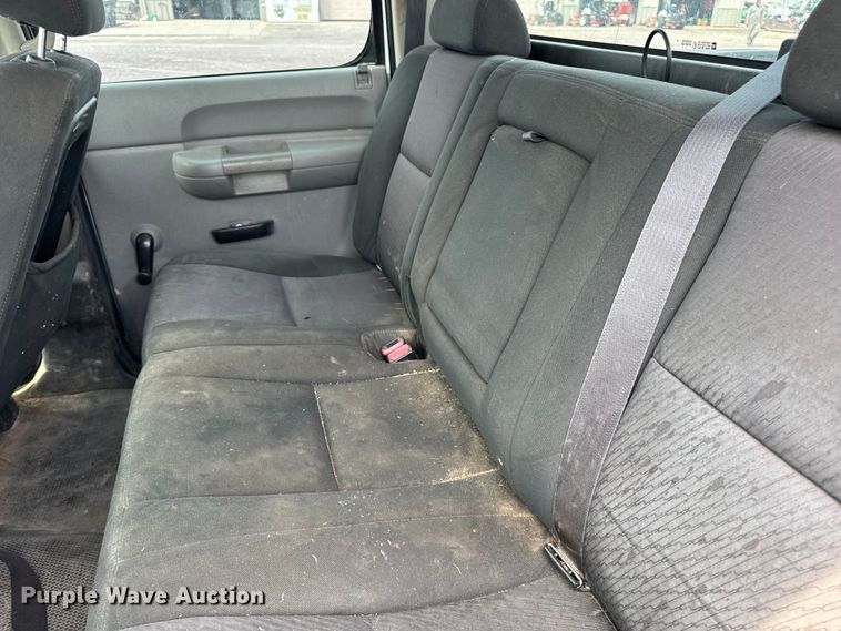 image for item EH7450 2014 Chevrolet Silverado 2500HD Crew Cab pickup truck