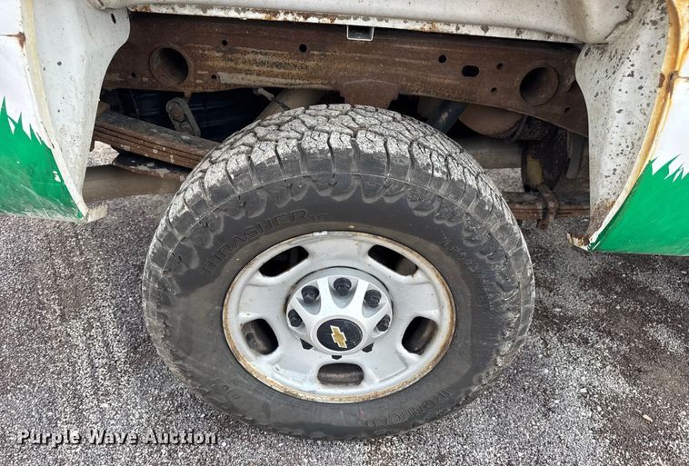 image for item EH7450 2014 Chevrolet Silverado 2500HD Crew Cab pickup truck