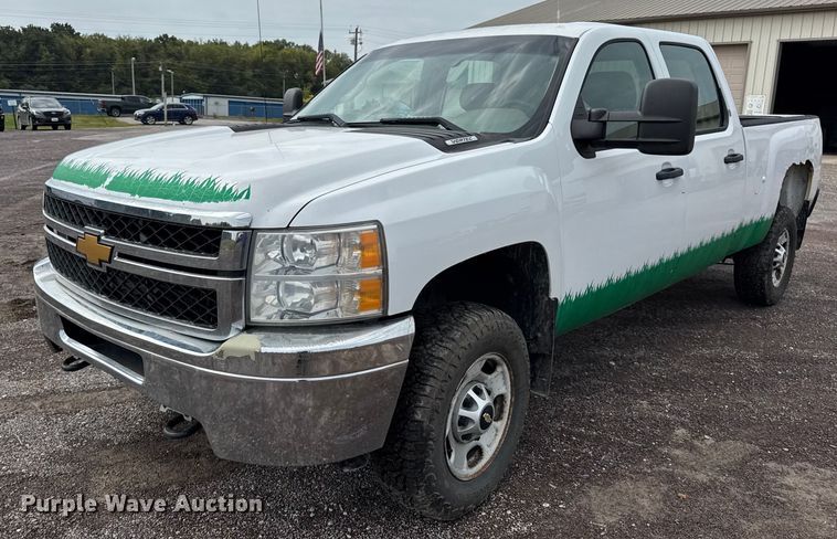 image for item EH7452 2014 Chevrolet Silverado 2500HD Crew Cab pickup truck