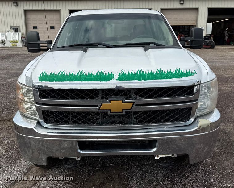 image for item EH7452 2014 Chevrolet Silverado 2500HD Crew Cab pickup truck