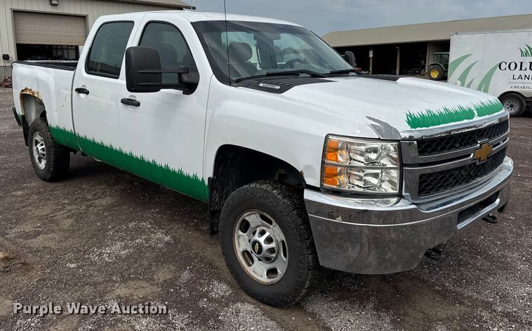 image for item EH7452 2014 Chevrolet Silverado 2500HD Crew Cab pickup truck