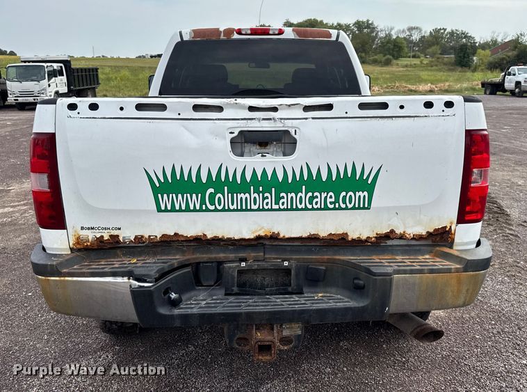 image for item EH7452 2014 Chevrolet Silverado 2500HD Crew Cab pickup truck