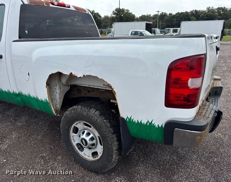 image for item EH7452 2014 Chevrolet Silverado 2500HD Crew Cab pickup truck