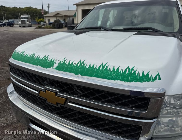 image for item EH7452 2014 Chevrolet Silverado 2500HD Crew Cab pickup truck
