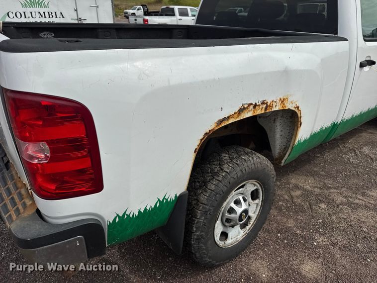 image for item EH7452 2014 Chevrolet Silverado 2500HD Crew Cab pickup truck