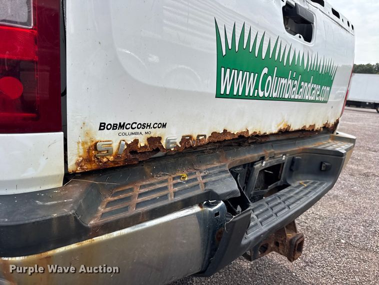 image for item EH7452 2014 Chevrolet Silverado 2500HD Crew Cab pickup truck