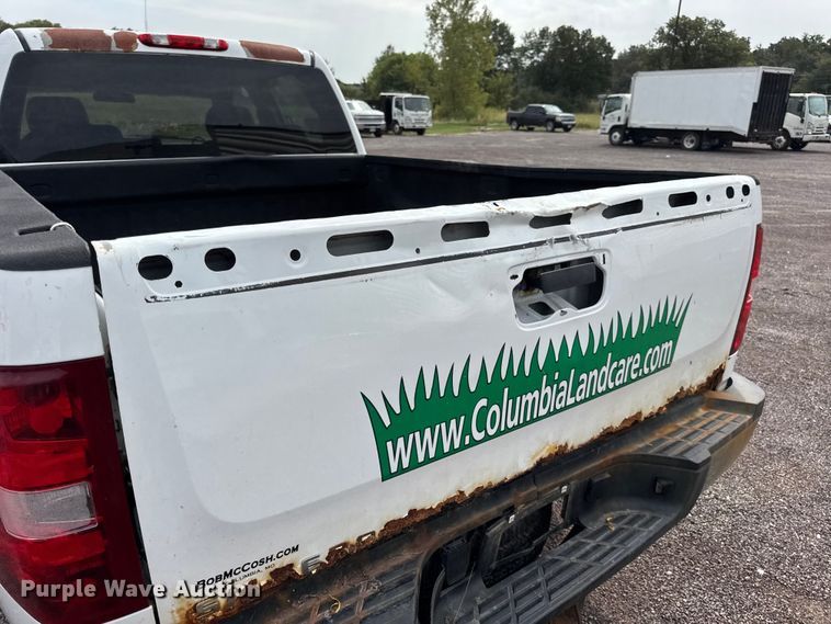 image for item EH7452 2014 Chevrolet Silverado 2500HD Crew Cab pickup truck