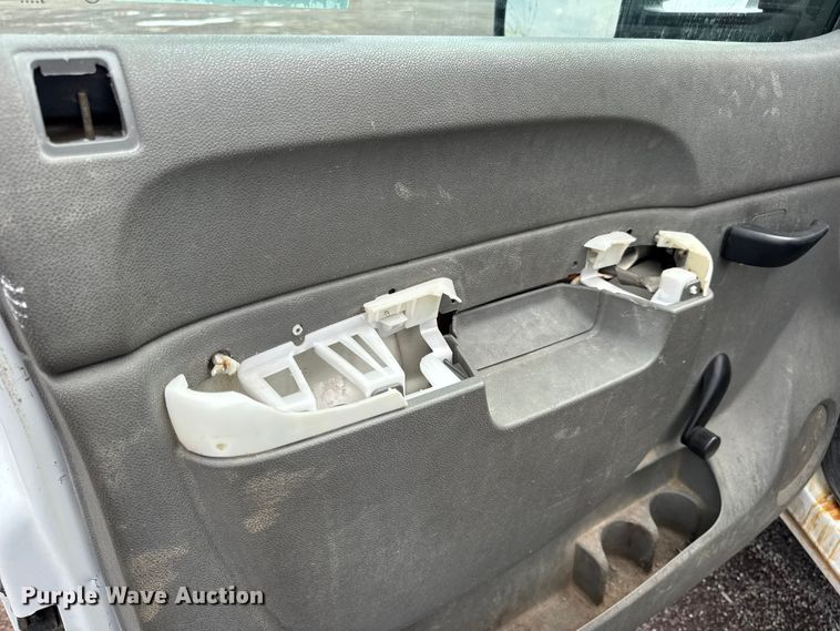 image for item EH7452 2014 Chevrolet Silverado 2500HD Crew Cab pickup truck