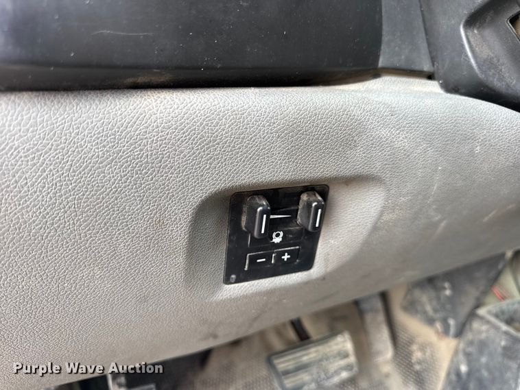 image for item EH7452 2014 Chevrolet Silverado 2500HD Crew Cab pickup truck