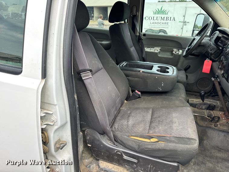 image for item EH7452 2014 Chevrolet Silverado 2500HD Crew Cab pickup truck