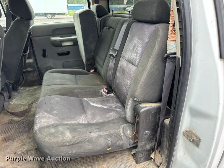 image for item EH7452 2014 Chevrolet Silverado 2500HD Crew Cab pickup truck