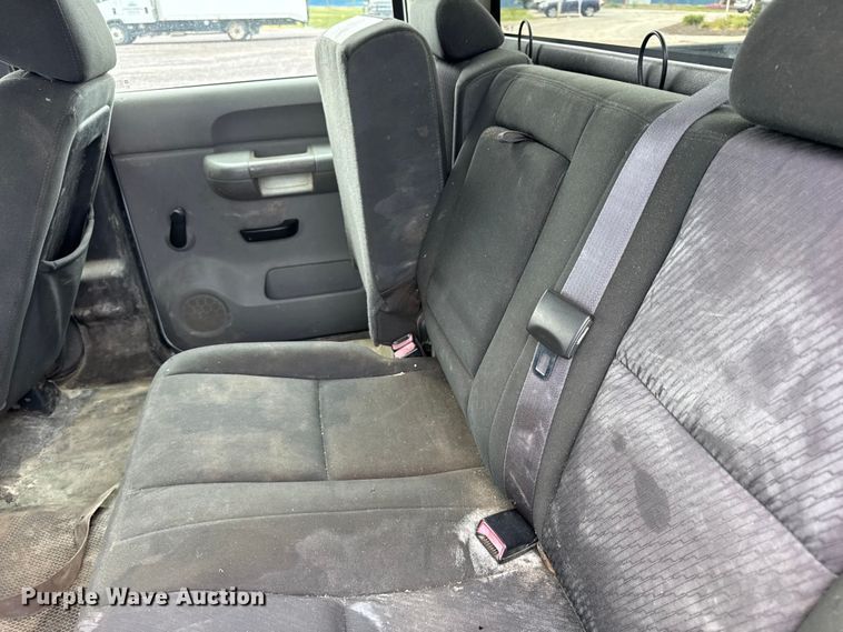 image for item EH7452 2014 Chevrolet Silverado 2500HD Crew Cab pickup truck