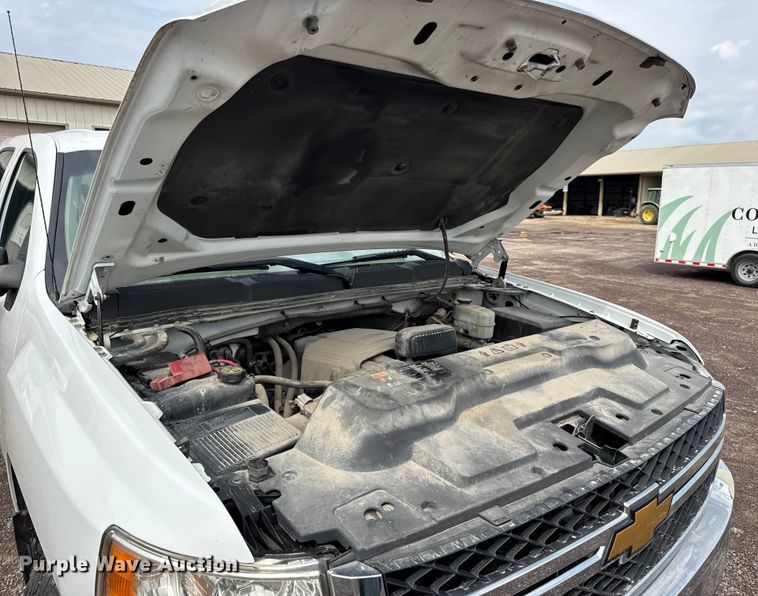 image for item EH7452 2014 Chevrolet Silverado 2500HD Crew Cab pickup truck