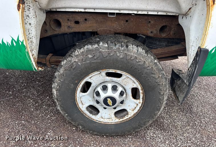 image for item EH7452 2014 Chevrolet Silverado 2500HD Crew Cab pickup truck