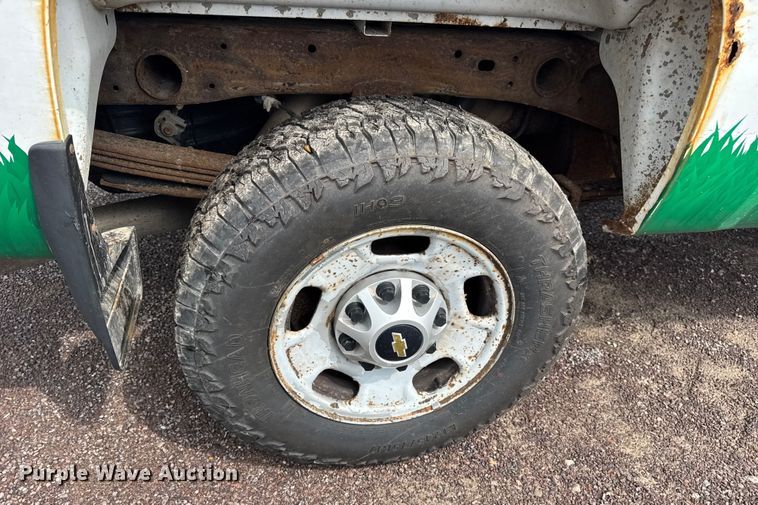 image for item EH7452 2014 Chevrolet Silverado 2500HD Crew Cab pickup truck