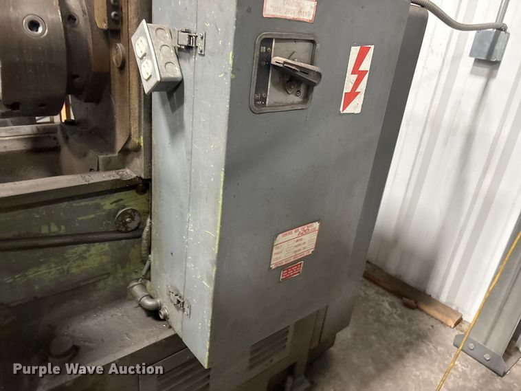 image for item EH7506 1979 Daewoo Heavy Industries LTD A20  lathe