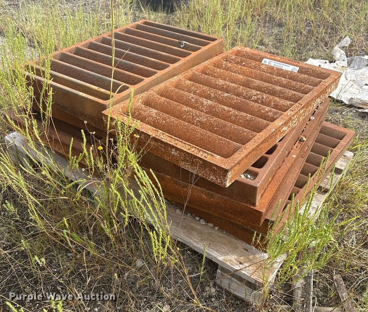 image for item EH7519 Deeter Foundry storm Grates