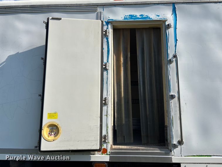 image for item EH7524 2007 Freightliner Business Class M2 refrigerated truck