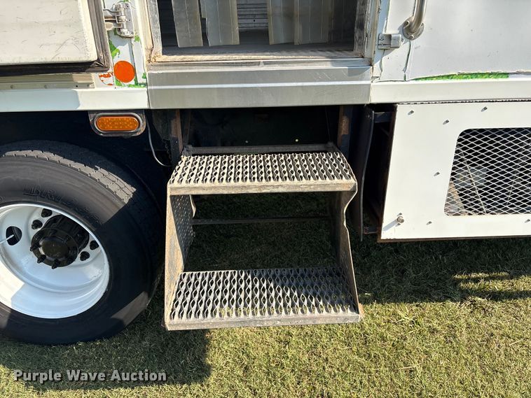 image for item EH7524 2007 Freightliner Business Class M2 refrigerated truck