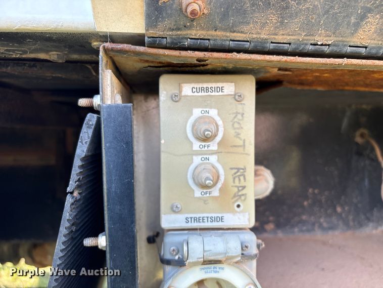 image for item EH7524 2007 Freightliner Business Class M2 refrigerated truck