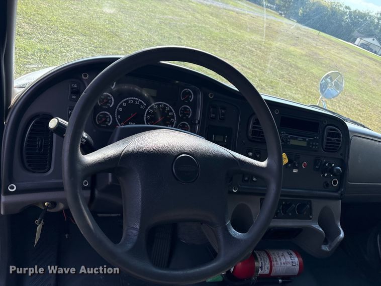 image for item EH7524 2007 Freightliner Business Class M2 refrigerated truck