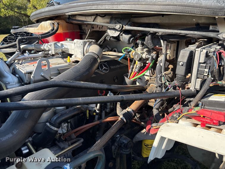 image for item EH7524 2007 Freightliner Business Class M2 refrigerated truck