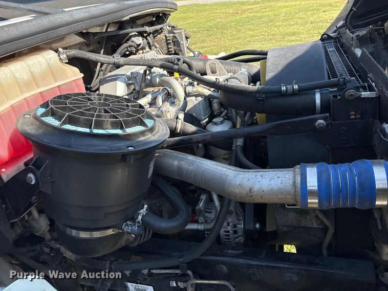 image for item EH7524 2007 Freightliner Business Class M2 refrigerated truck