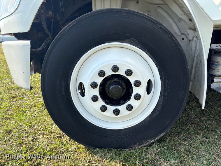 image for item EH7524 2007 Freightliner Business Class M2 refrigerated truck