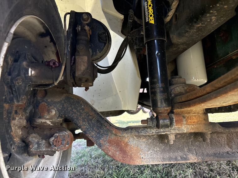 image for item EH7525 2002 International MA025 truck cab and chassis