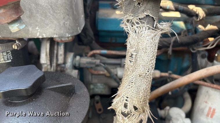 image for item EH7525 2002 International MA025 truck cab and chassis